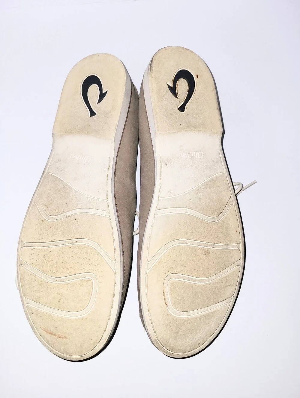 OluKai men taupe